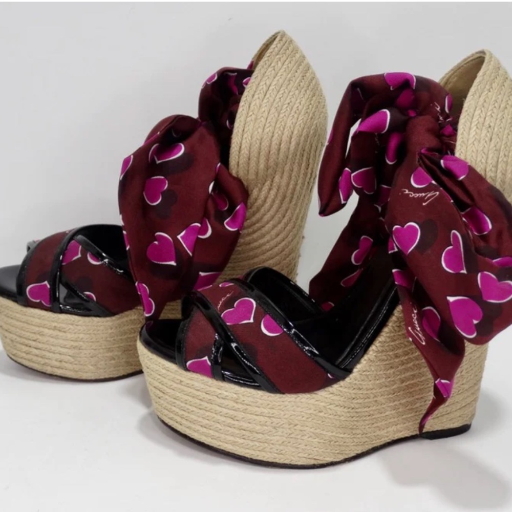Gucci Wedge Sandals Espadrille Heart Print Size 40
